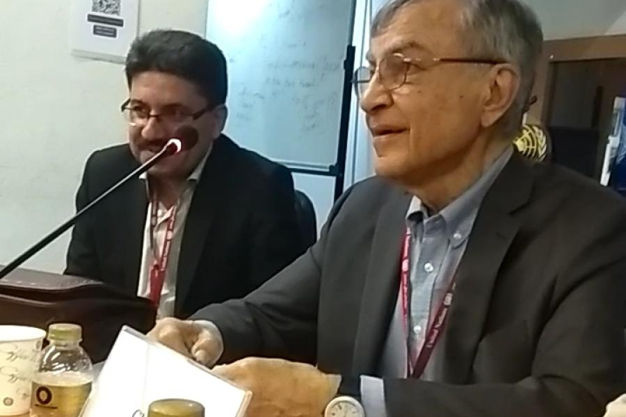 Professor Momtaz briefing the MUN participants