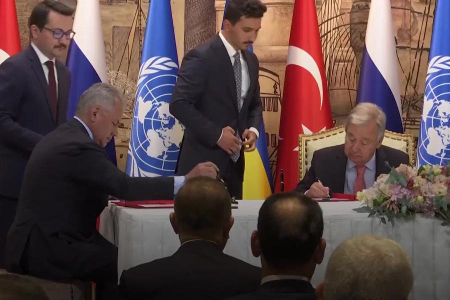 Ukraine and Russia sign UN deal